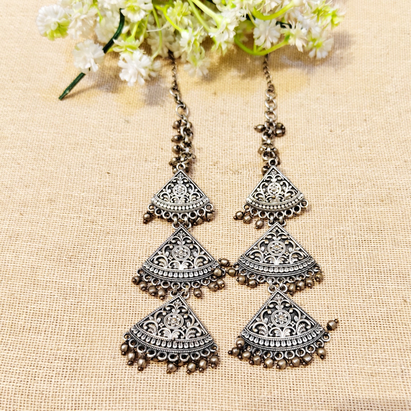 Enchant Silver Look Alike Oxidized Earring