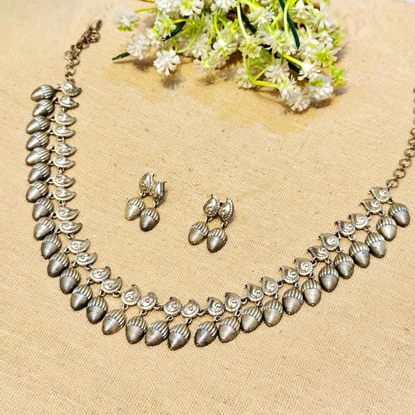Sleet Silver Look Alike Oxidized Choker