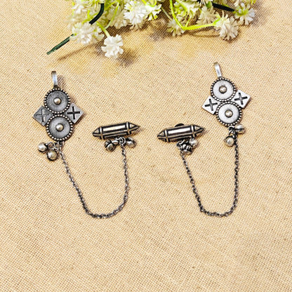 Evara Silver Look Alike Oxidized Earcuff