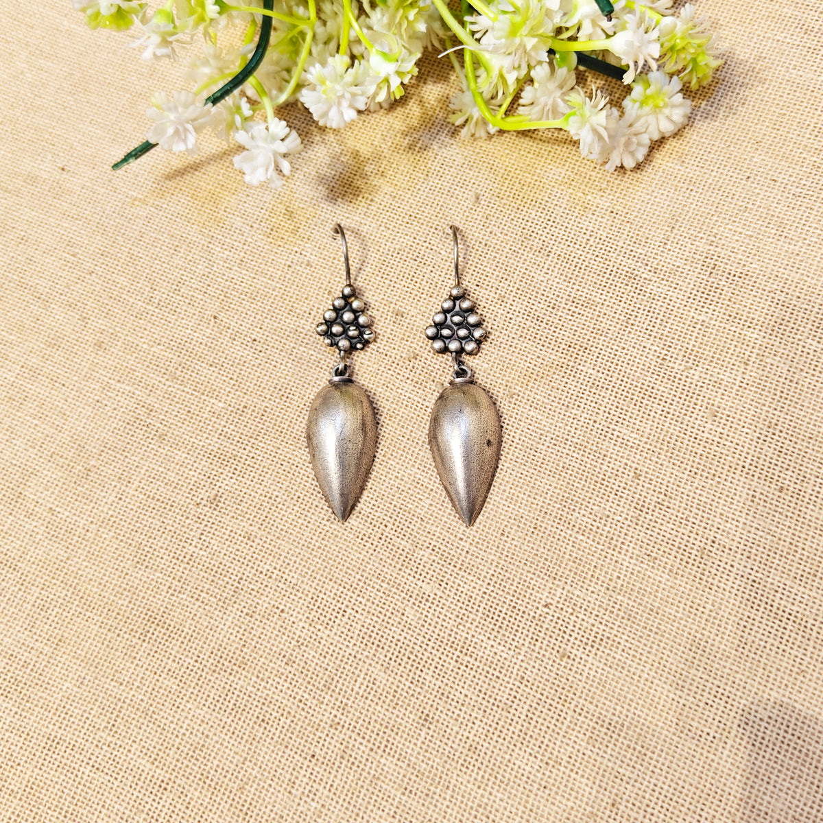Leaf Silver Look Alike Oxidized Dangler