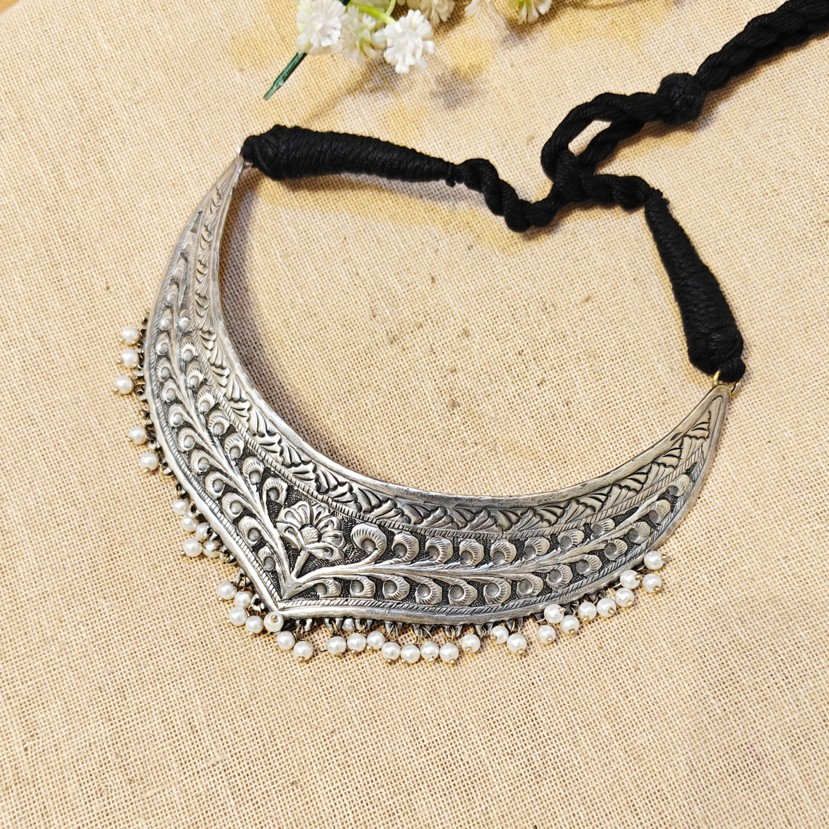 Favia Silver Look Alike Oxidized Choker
