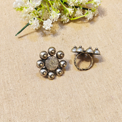 Qyra Silver Look Alike Oxidized Ring