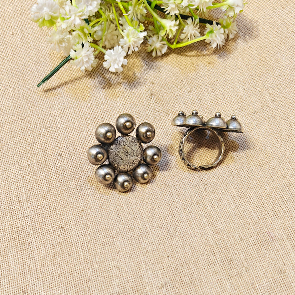 Qyra Silver Look Alike Oxidized Ring
