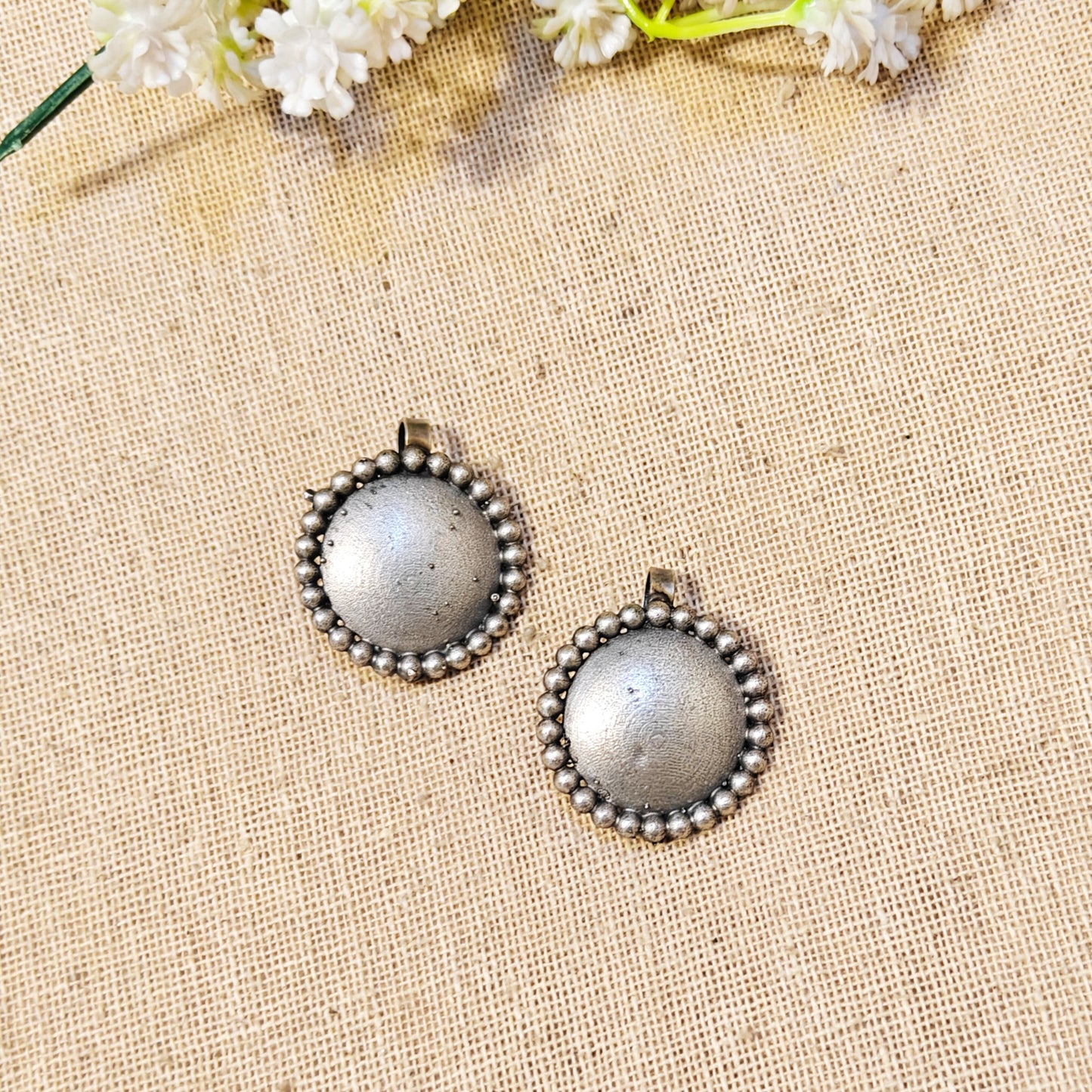 Round Silver Look Alike Earcuff