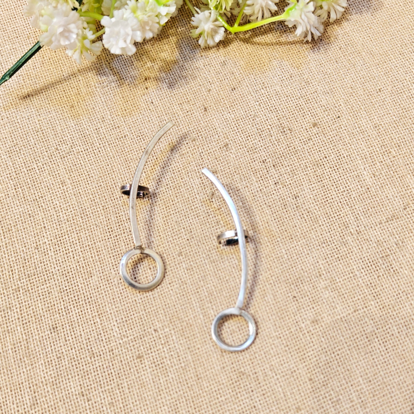 Tia Silver Look Alike Oxidized Earcuff