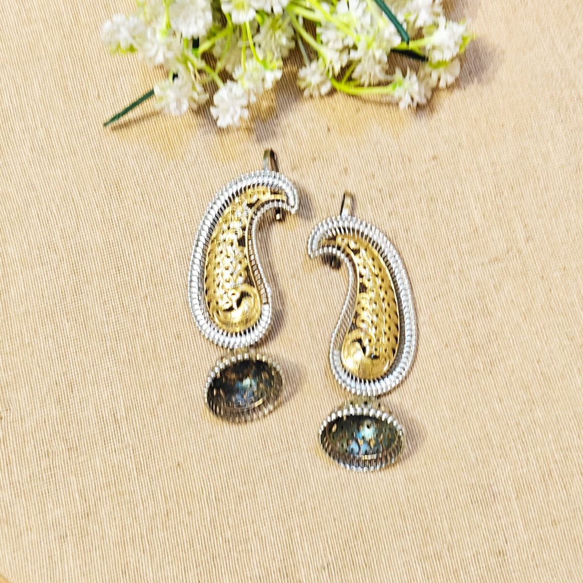 Myra Silver Look Alike Dual Tone Earcuff