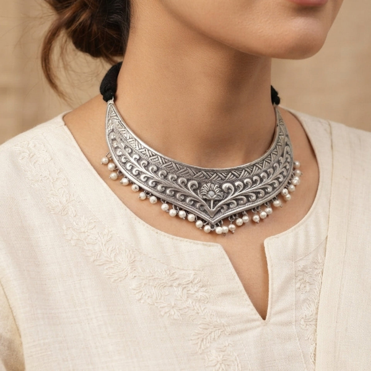 Favia Silver Look Alike Oxidized Choker