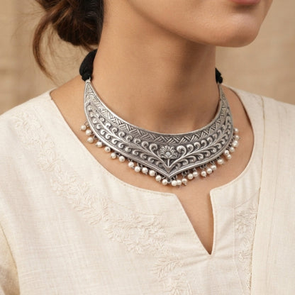 Favia Silver Look Alike Oxidized Choker