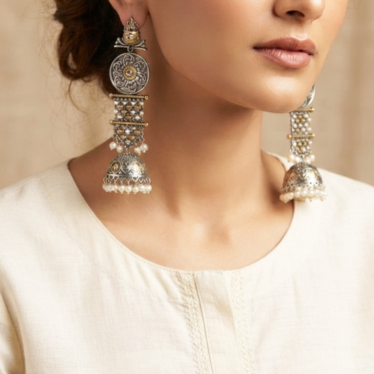 Ilara Silver Look Alike Dual Tone Earring