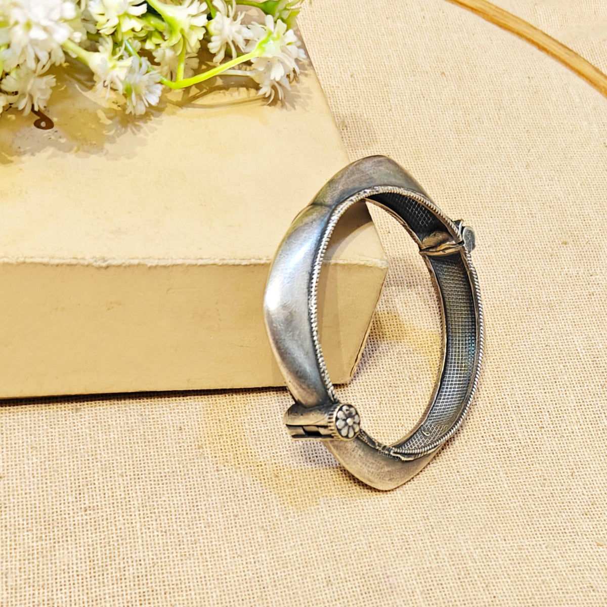 Feya Silver Look Alike Oxidized Kada