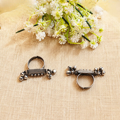 Jivika Silver Look Alike Oxidized Ring