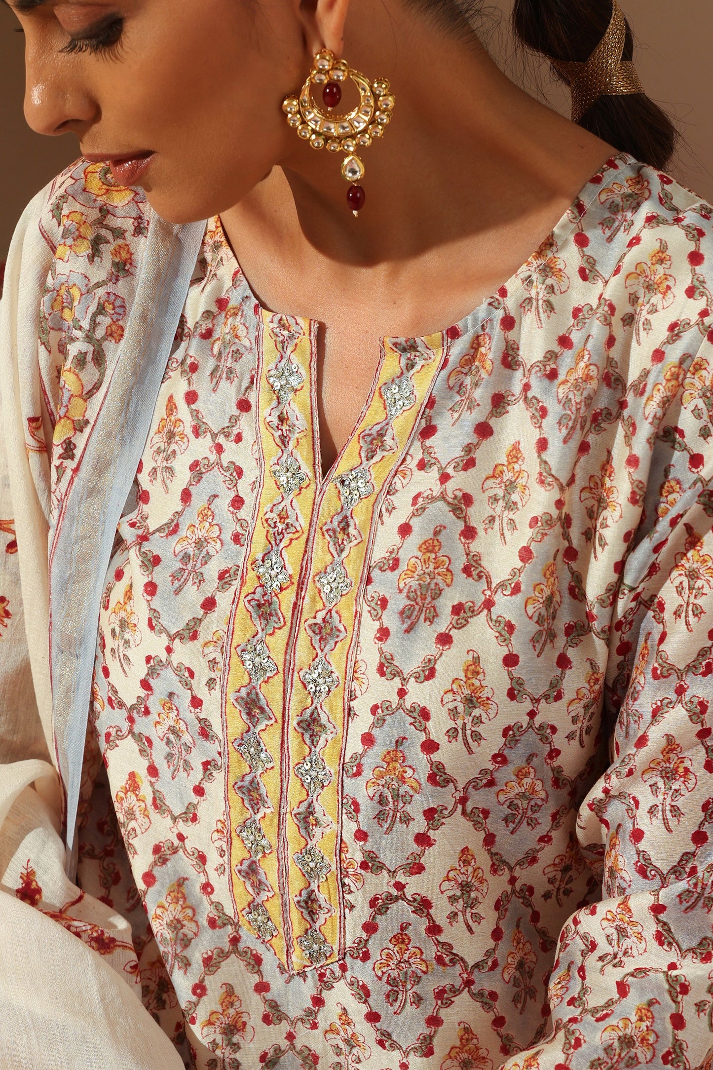 Murraya Ivory Gota Patti Embroidered Chanderi Kurta Set of 3