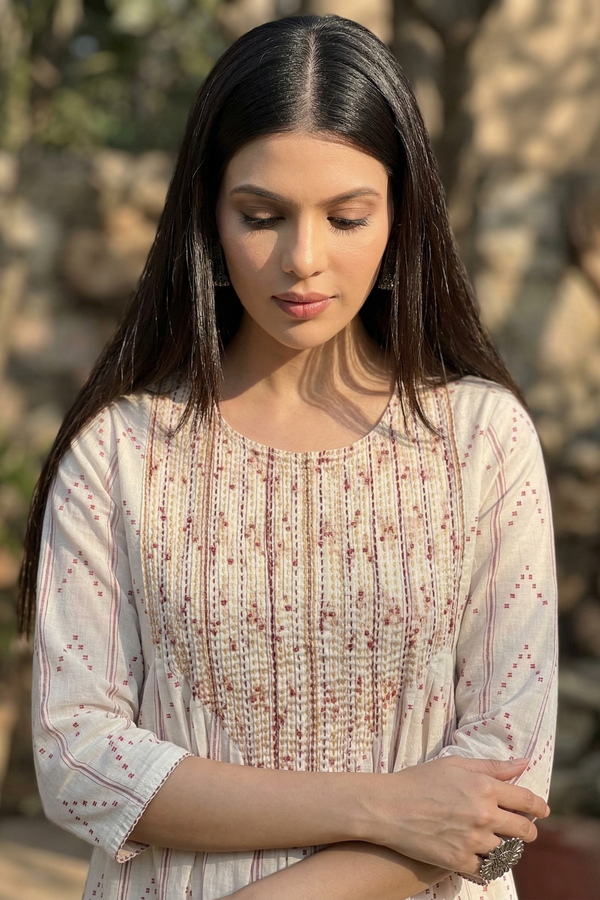 Ivory Zigzag Bloom Cotton Kurta With Pintuck Mc