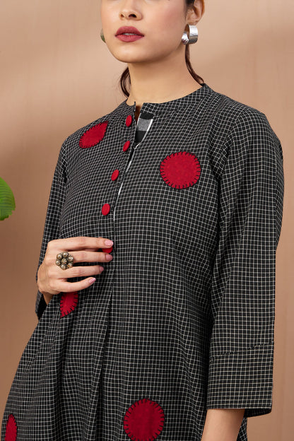 Maati Craft Ebony Boxes & Scarlet Circles Kurta Cotton Co-ord Set (set of 2)