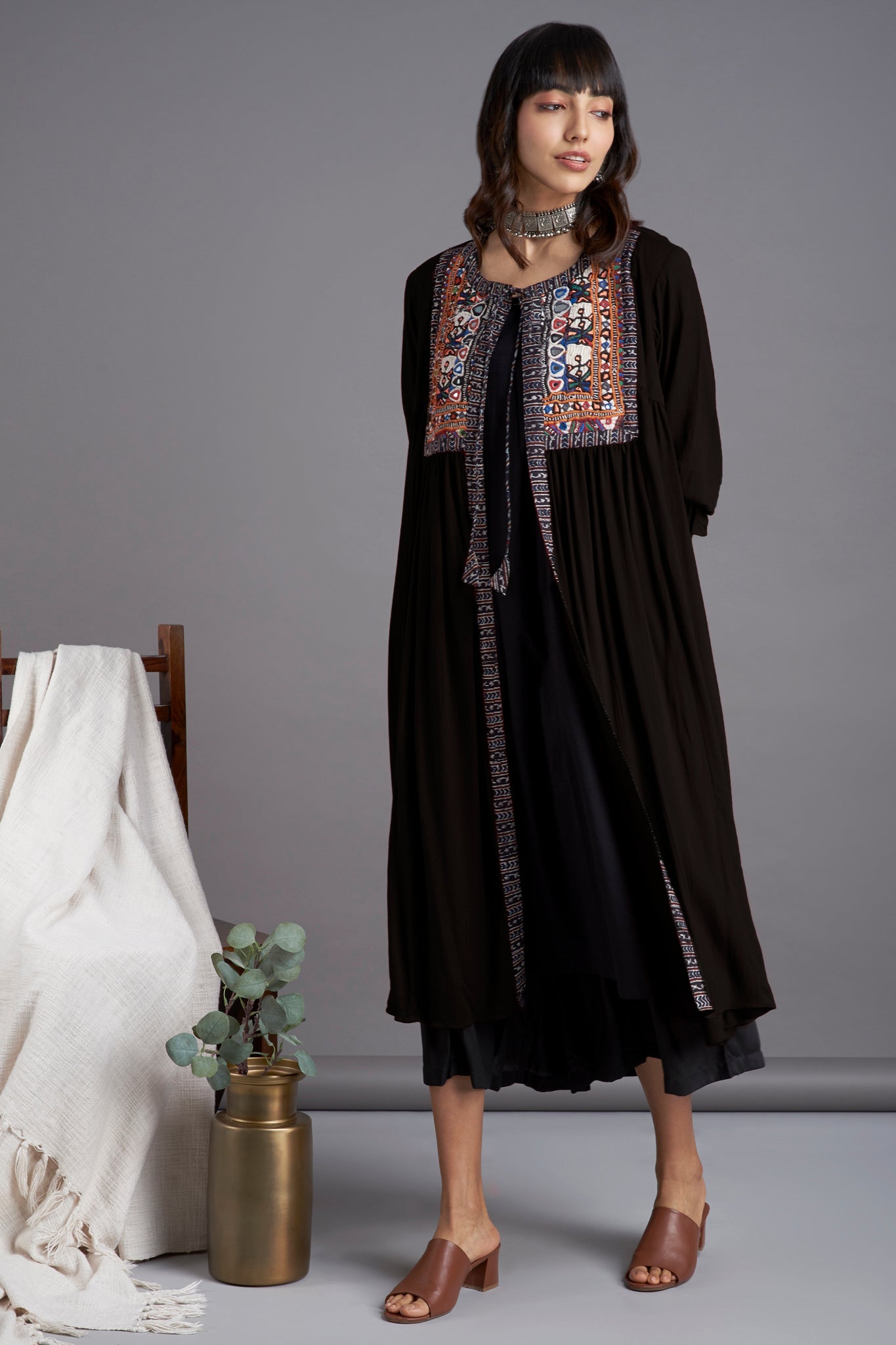 Maati Vintage Kutchi Yoke Jacket - Timeless Ebony & Many Mirrors