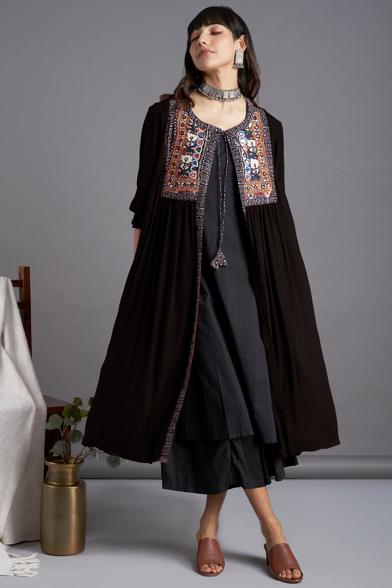 Maati Vintage Kutchi Yoke Jacket - Timeless Ebony & Many Mirrors