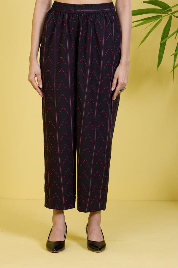 Maati Craft comfort fit ankle length narrow pants  black pink butti