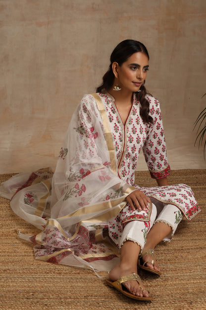 Murraya Pink Poppy Kurta Set of 3