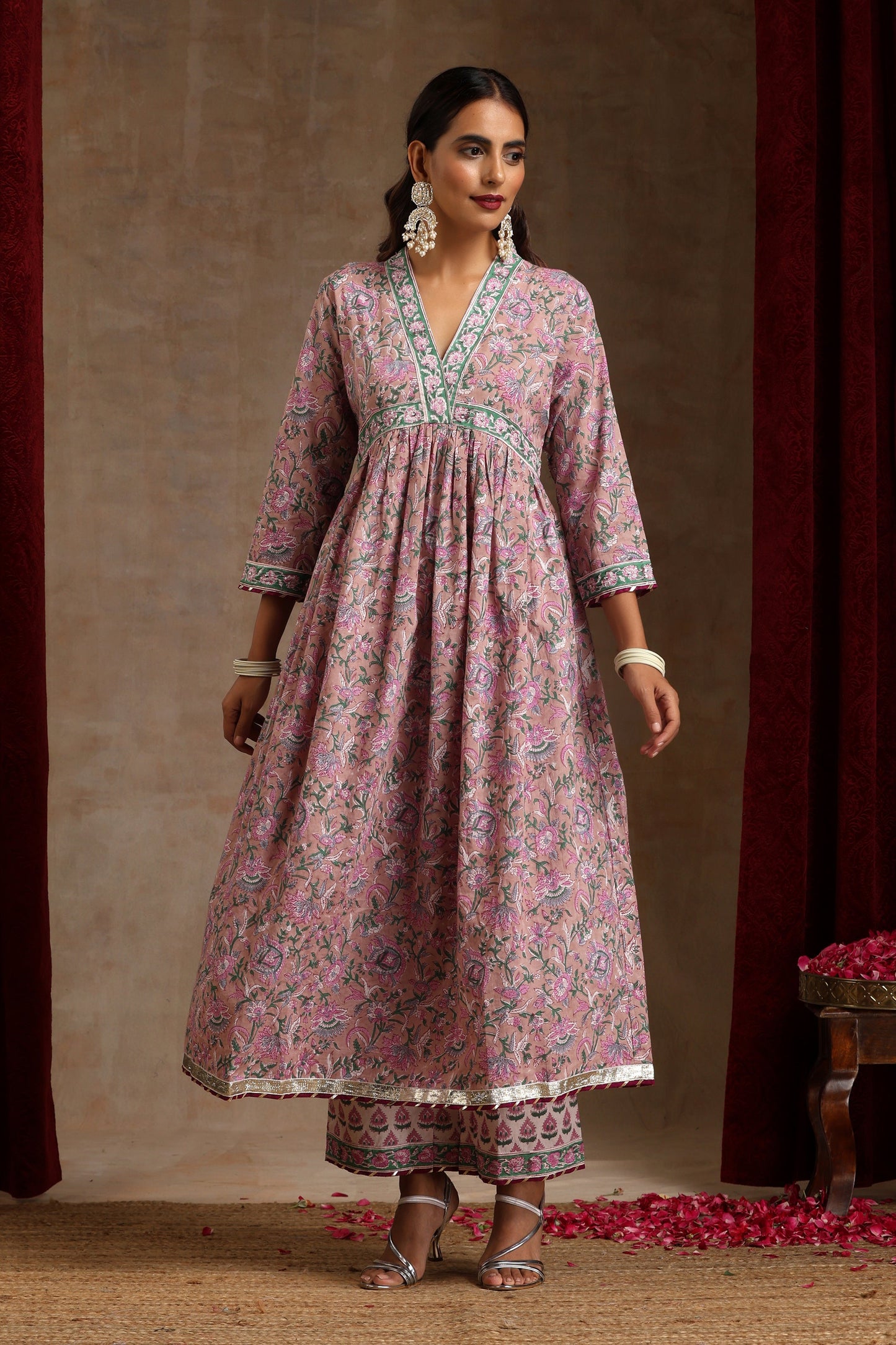 Murraya Lilac Bloom Embroidered Kurta Set of 3