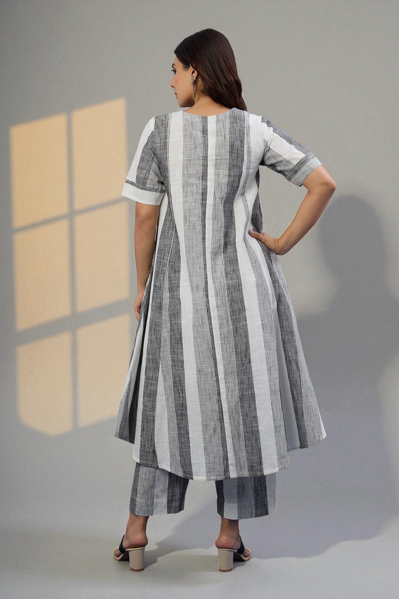 Maati  Co-Ord Set Ash Bands Modern Box Pleated Cotton Kurta & Pants