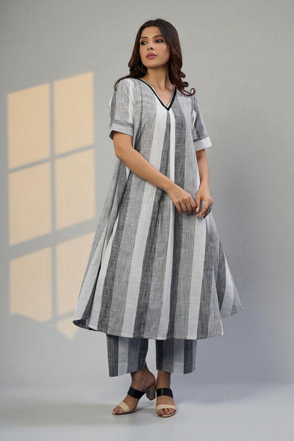 Maati  Co-Ord Set Ash Bands Modern Box Pleated Cotton Kurta & Pants