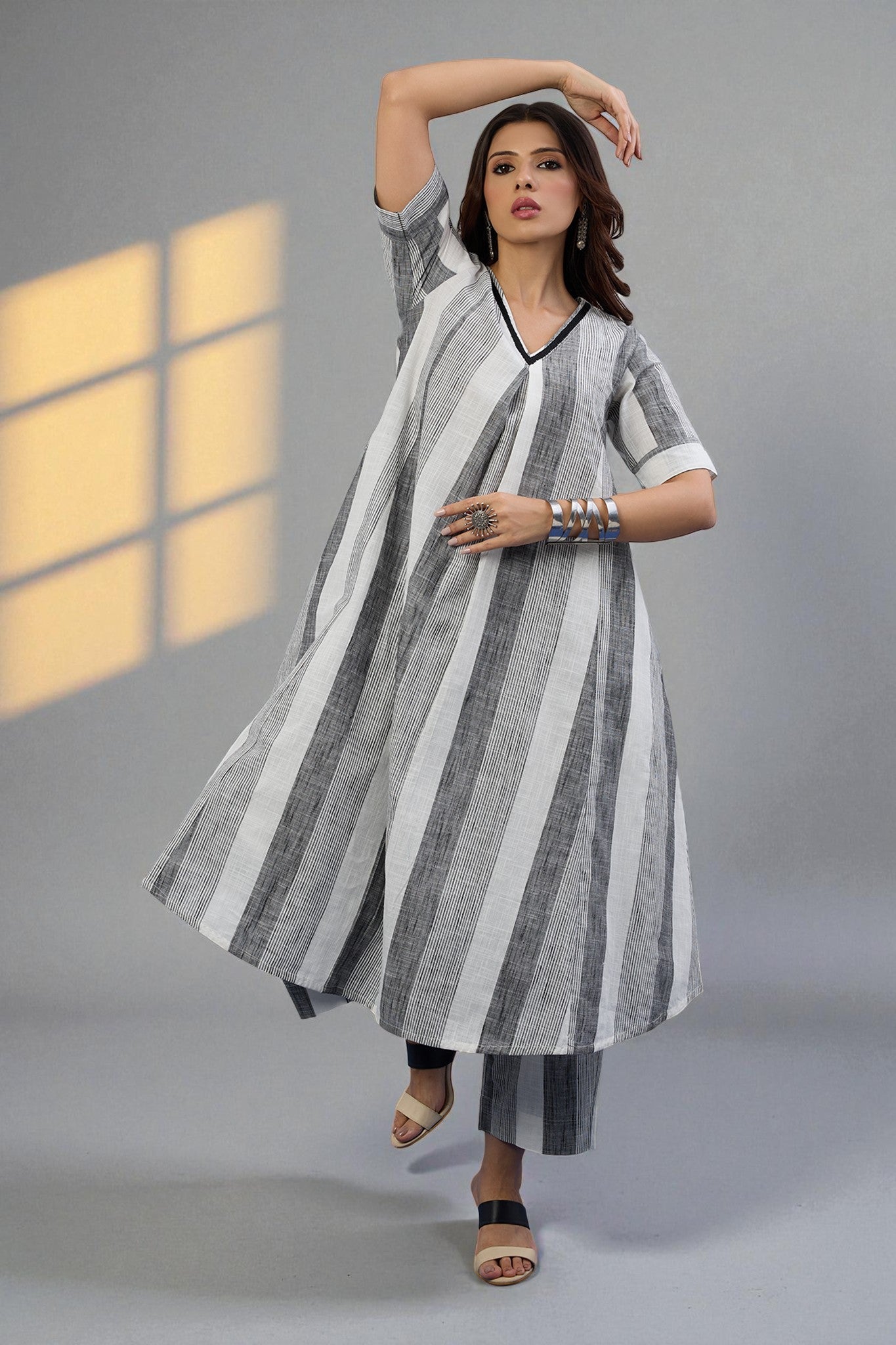 Maati  Co-Ord Set Ash Bands Modern Box Pleated Cotton Kurta & Pants