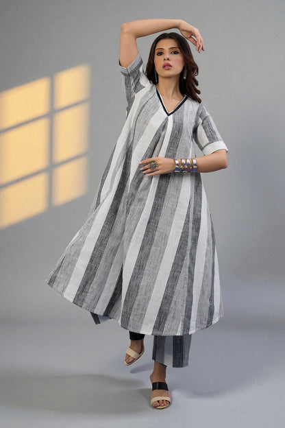 Maati  Co-Ord Set Ash Bands Modern Box Pleated Cotton Kurta & Pants