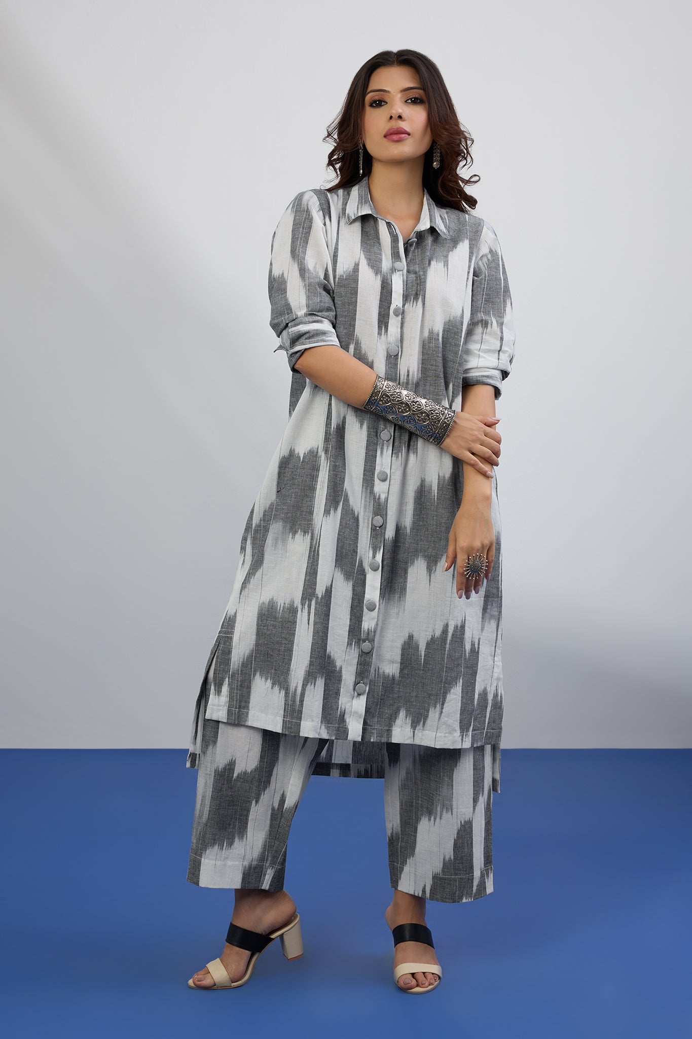 Maati Craft Co-Ord Set Silver Silence Hi-Low Hem Kurta & Pants