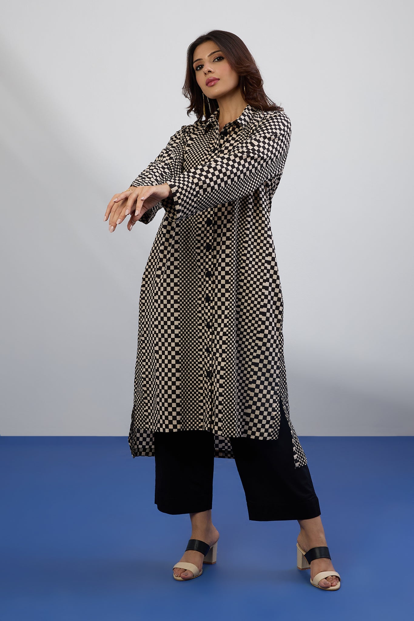 Maati Craft Mono Grid Hi-Low Hem Kurta