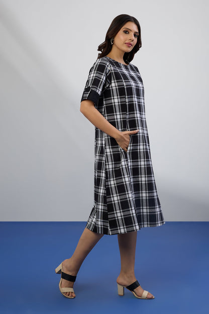 Eclipse Plaid Shift Dress With Pockets Mc