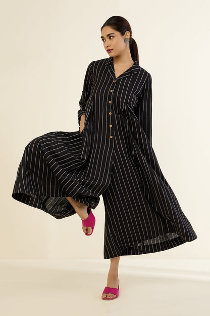 Classic Striped Monochrome Jumpsuit with Pockets & Collar Mc