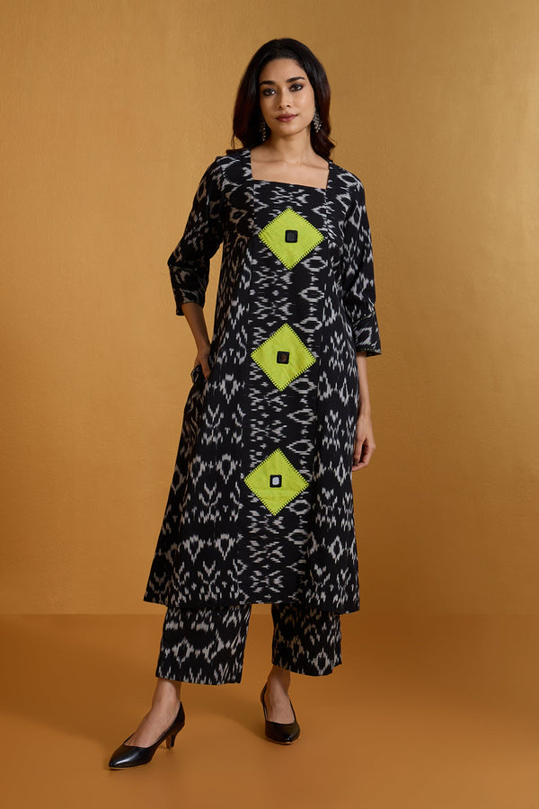 Maati Craft Co-ord Set Chalkboard Citrus a-Line Applique Panelled Kurta & Pants