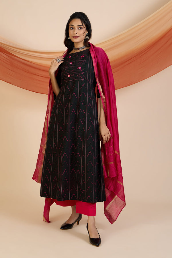 Maati Craft Obsidian Blush Pintuck Yoke Kurta Only with Pockets