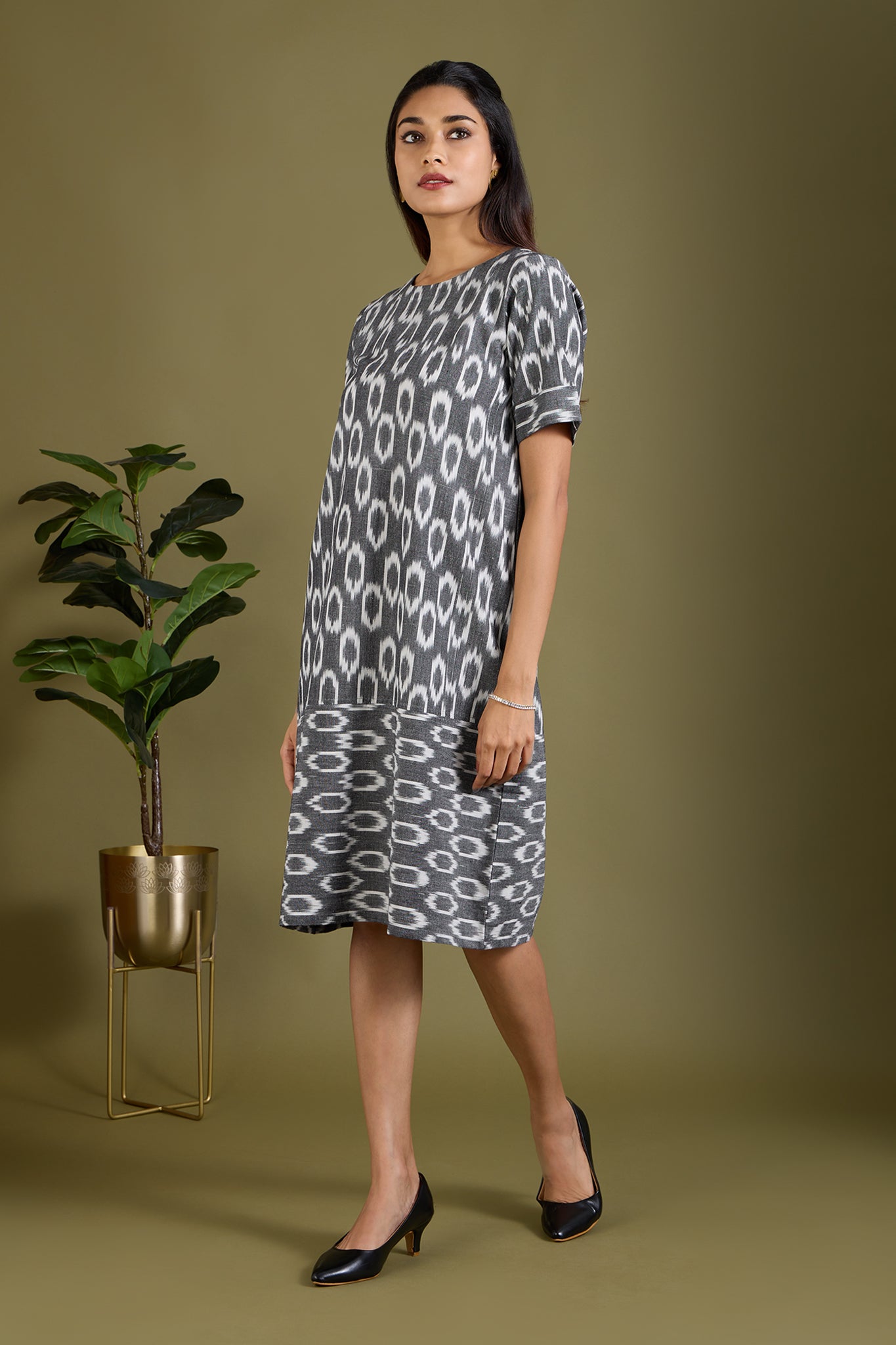 Maati Craft Misty Marble Shift Dress with Sleeves