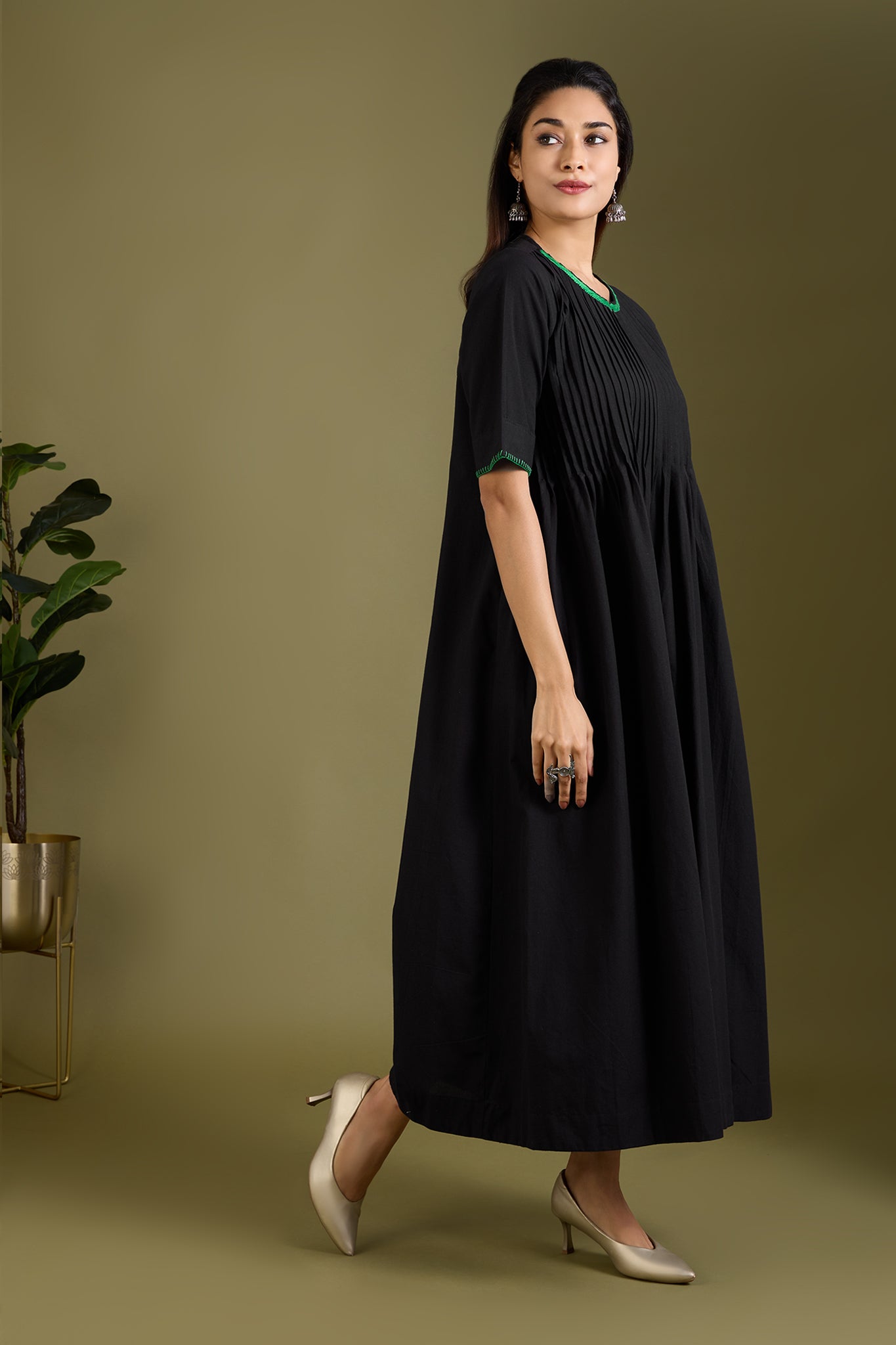 ethic jumpsuit with pintuck & front zipper