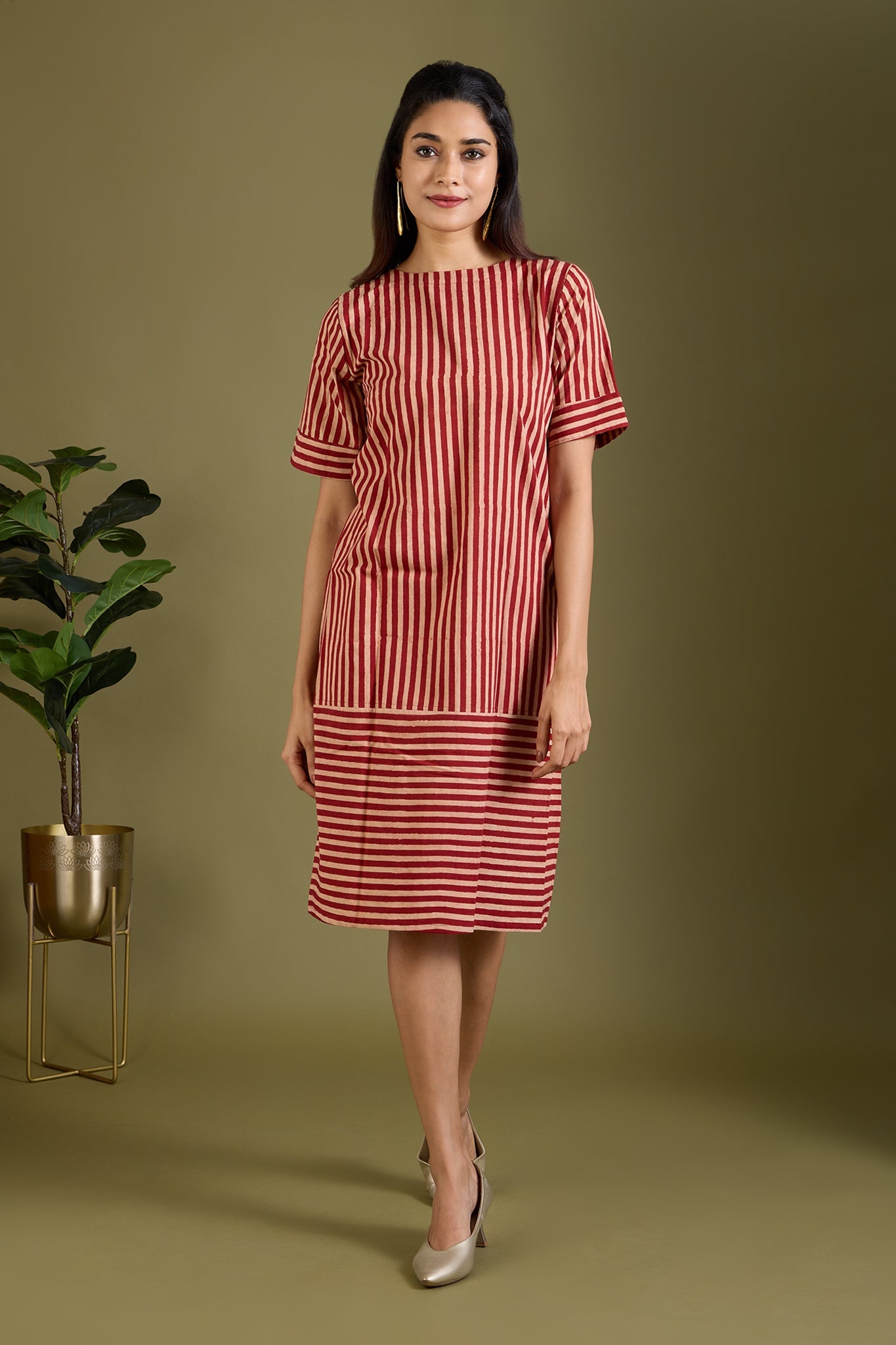 Maati Craft Sienna Streaks Shift Dress with Sleeves