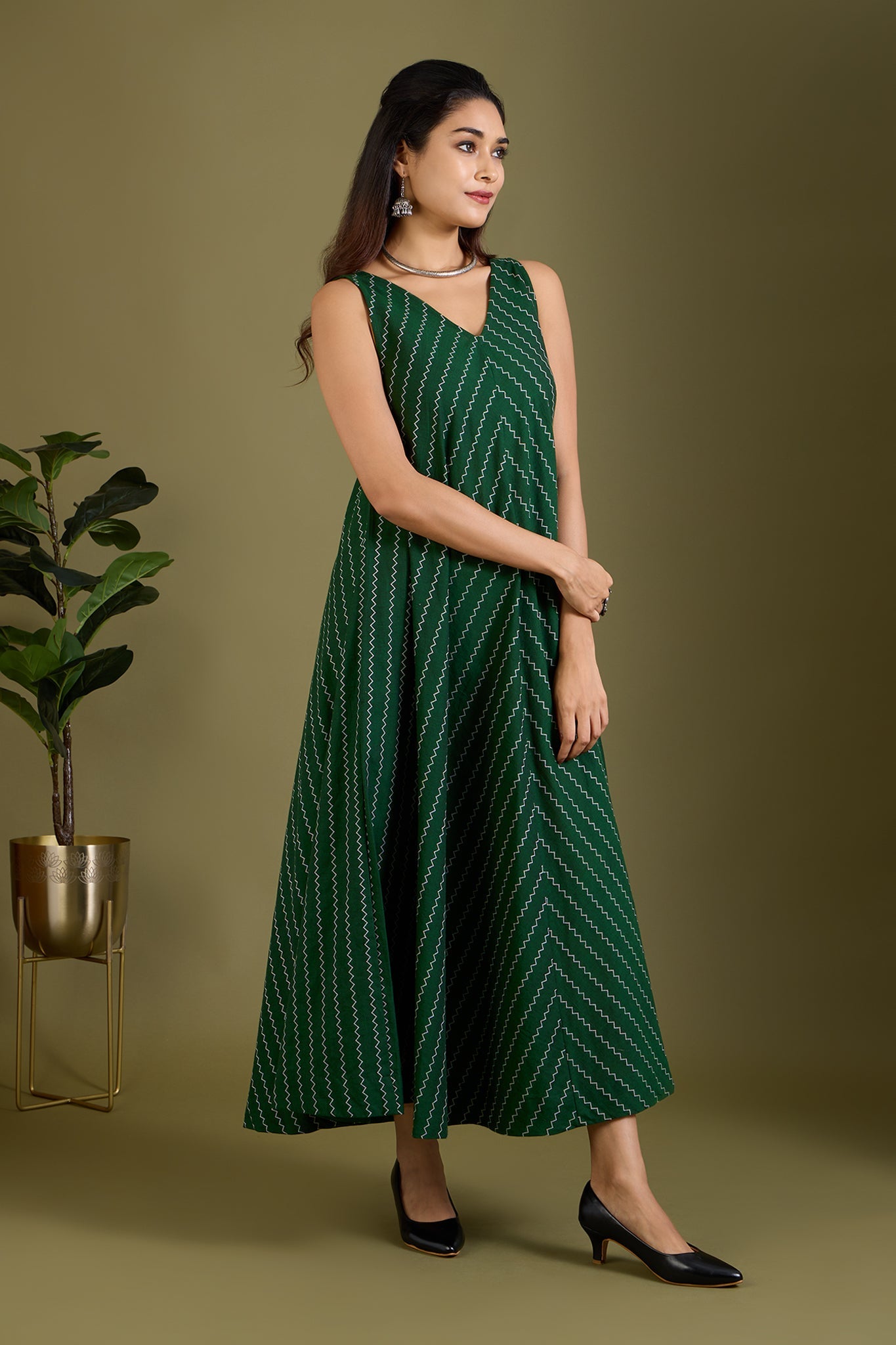 Maati Craft Emerald Zigzag Sleeveless Strap Flared Bias Dress