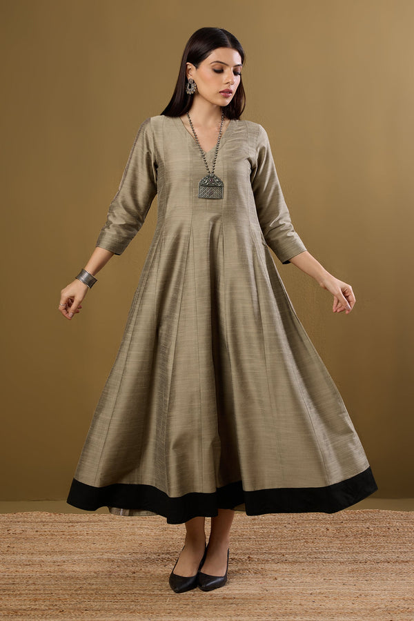 Maati Craft Twilight in Gold Luxe Silk Slub Long Maxi Dress with Sleeves
