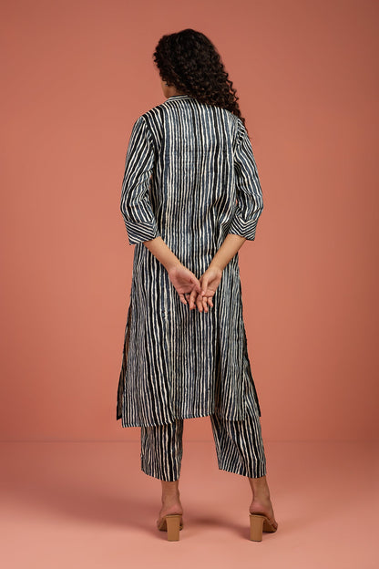 Maati Craft Coord Set- Graphite Rhythm Long Pintuck Yoke Kurta With Slit And Pants (Set Of 2)