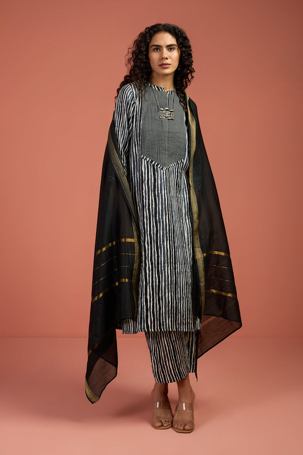 Maati Craft Coord Set- Graphite Rhythm Long Pintuck Yoke Kurta With Slit And Pants (Set Of 2)