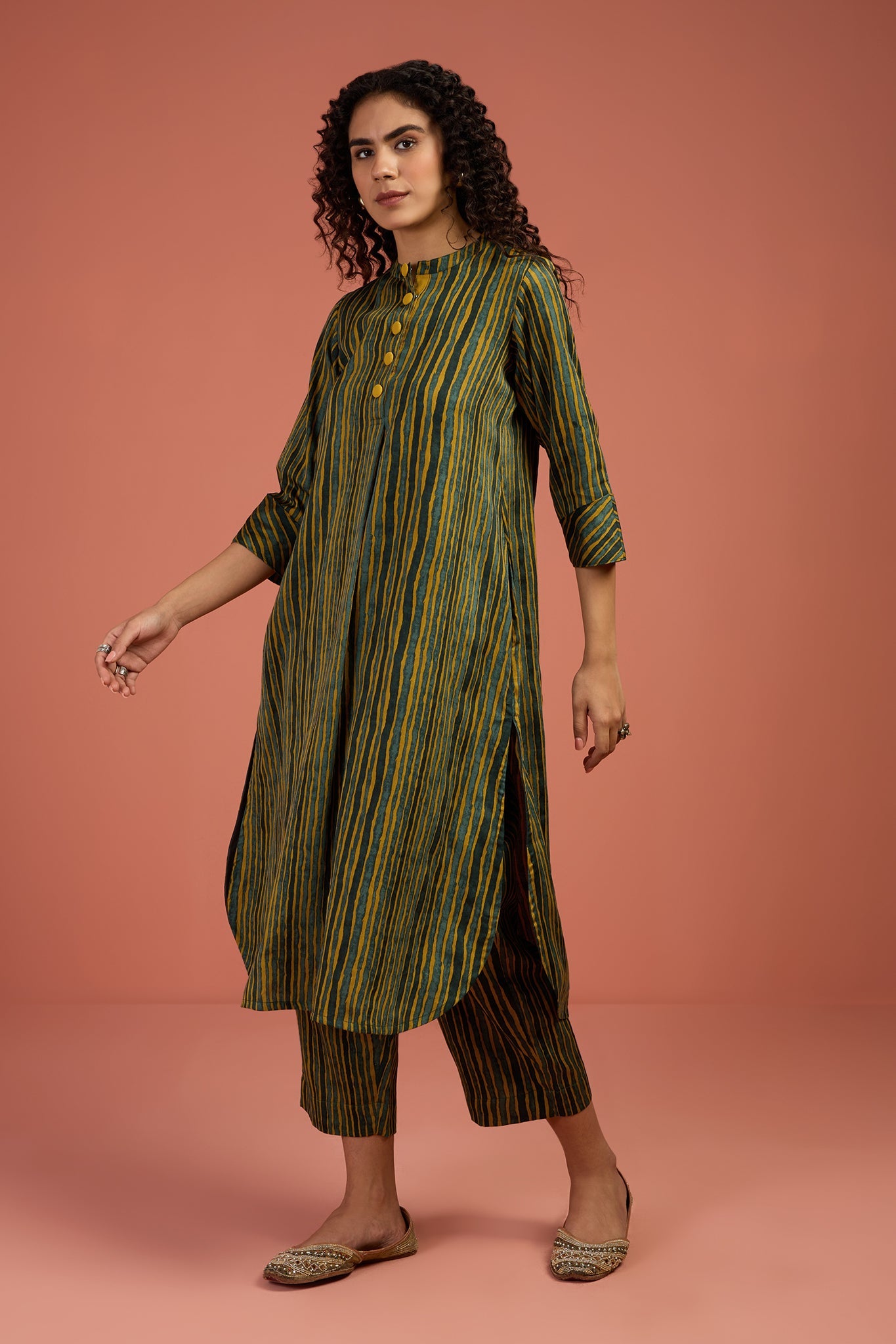 Maati Craft Co-ord Set Pine Grove & Turmeric Tint Stand Collar Kurta with Round Hemline