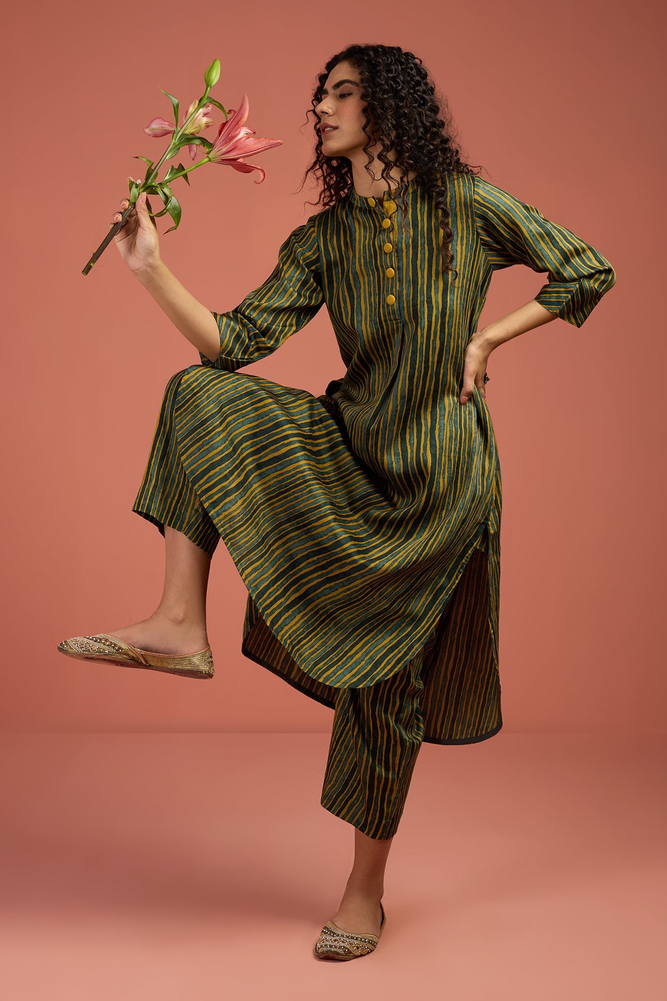 Maati Craft Co-ord Set Pine Grove & Turmeric Tint Stand Collar Kurta with Round Hemline