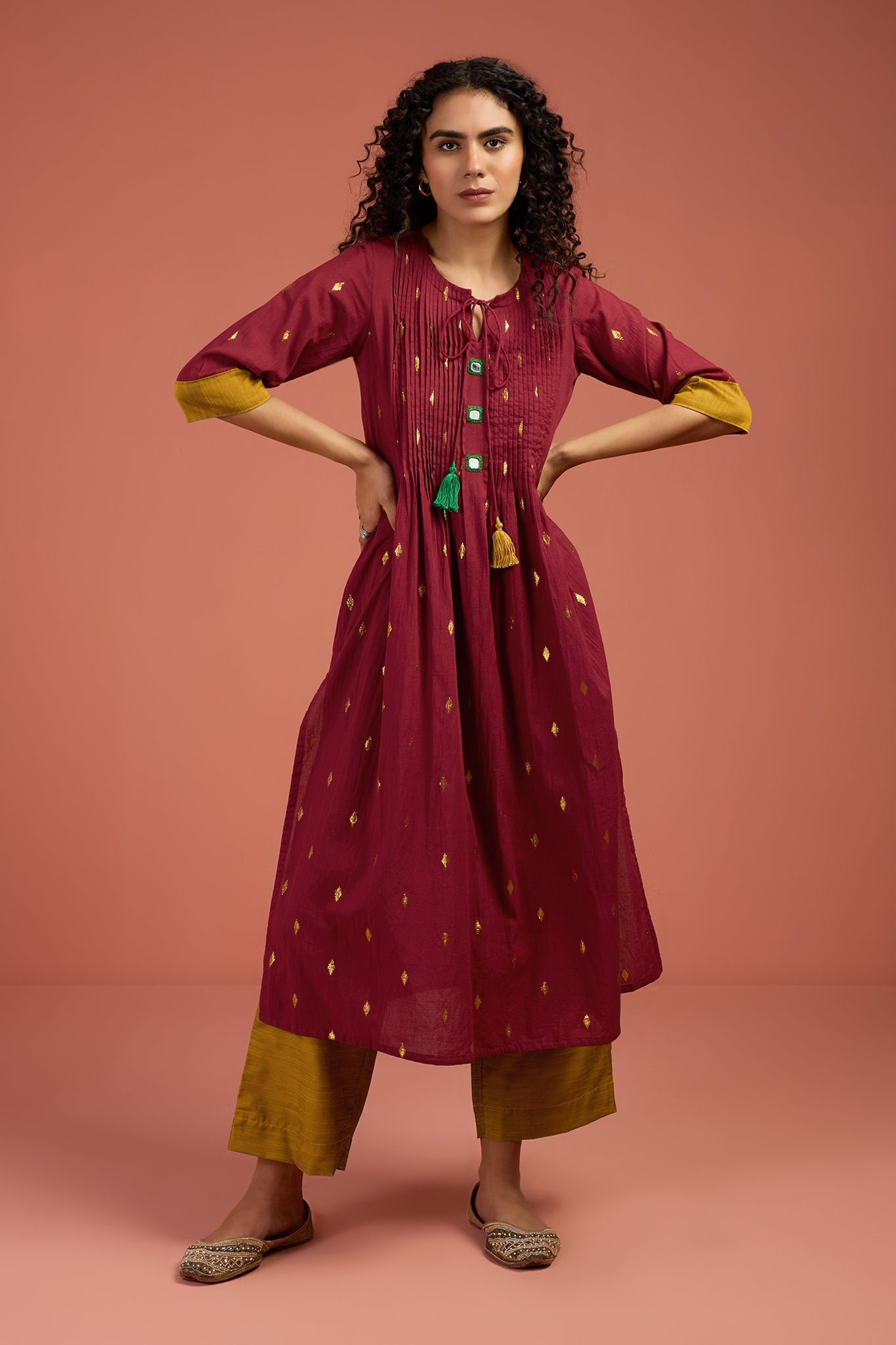 Maati Craft Coord Set Garnet Gilt Long Slit Kurta With Pants (Set Of 2)