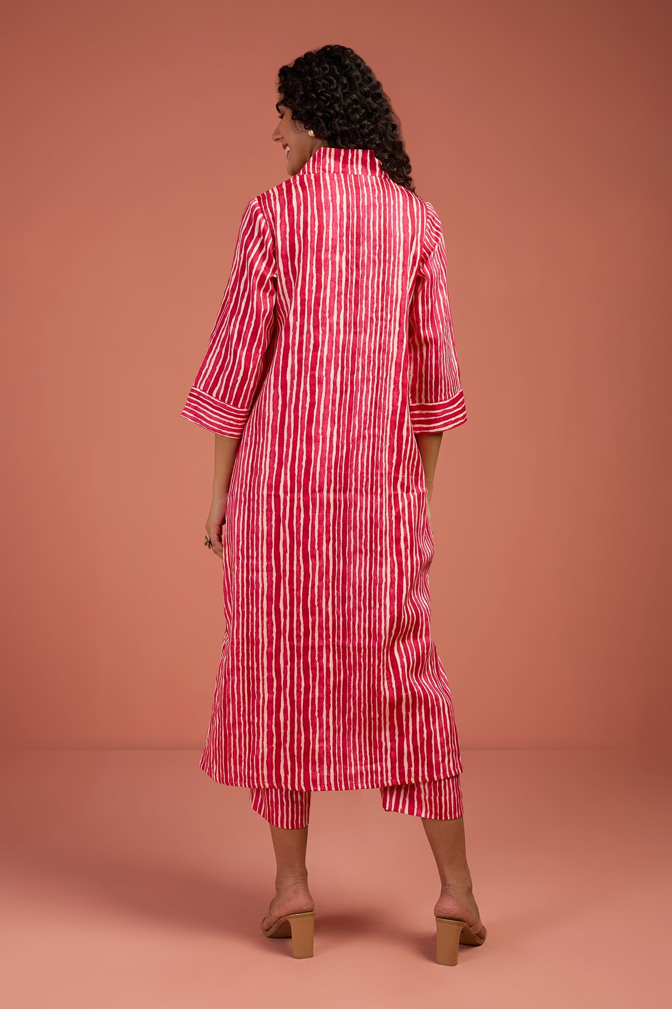 Maati Craft Co-ord Set Petal Pink & Snow Drift V-neck Kurta