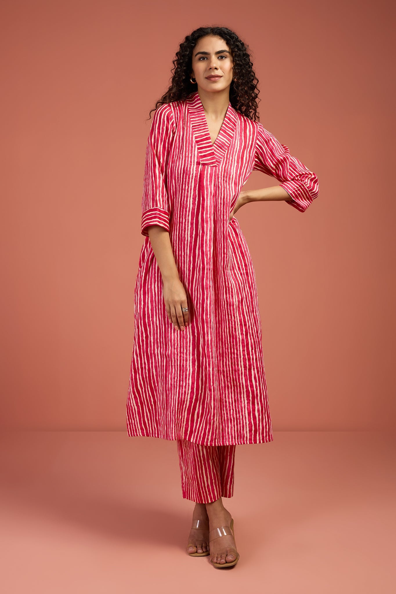 Maati Craft Co-ord Set Petal Pink & Snow Drift V-neck Kurta