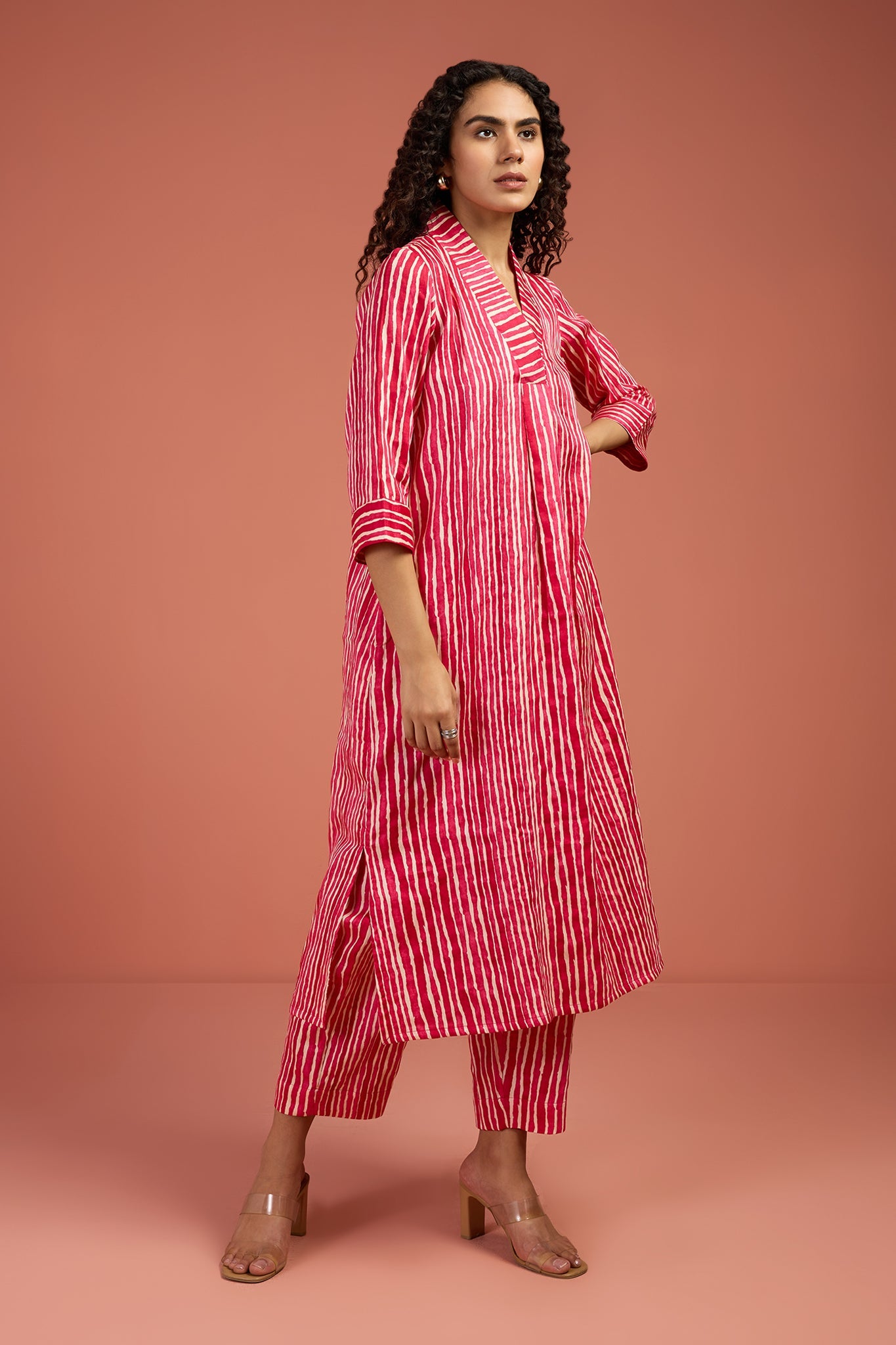 Maati Craft Co-ord Set Petal Pink & Snow Drift V-neck Kurta