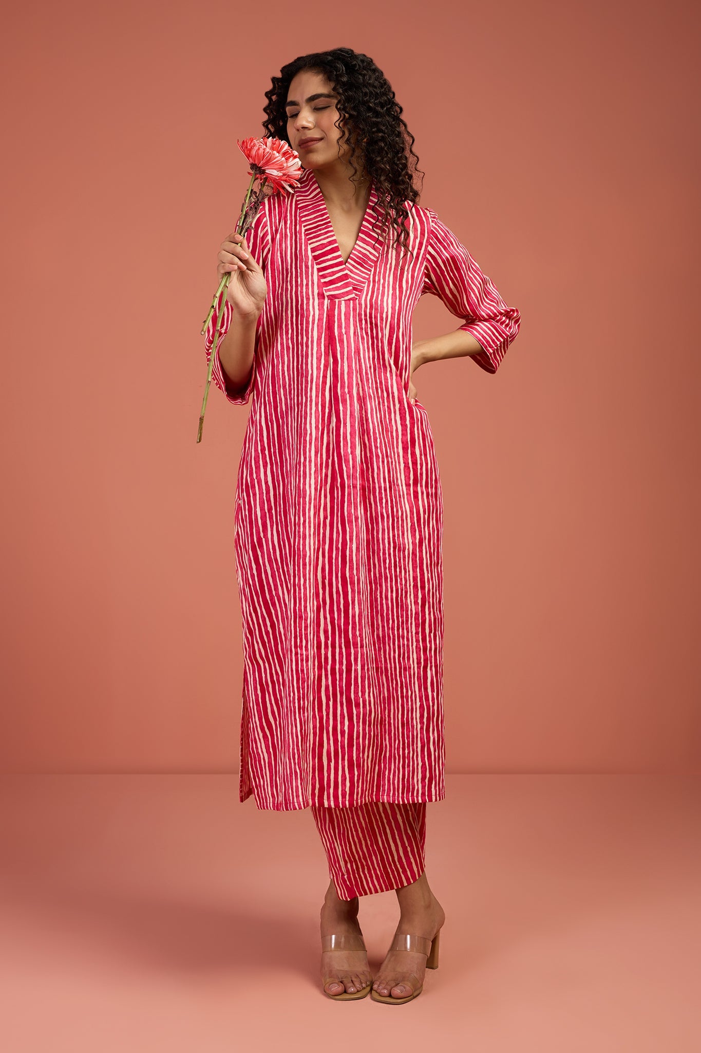 Maati Craft Co-ord Set Petal Pink & Snow Drift V-neck Kurta