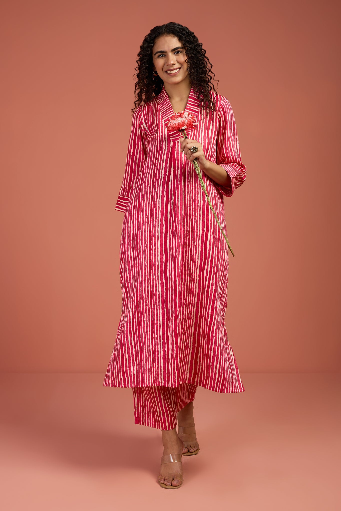 Maati Craft Co-ord Set Petal Pink & Snow Drift V-neck Kurta