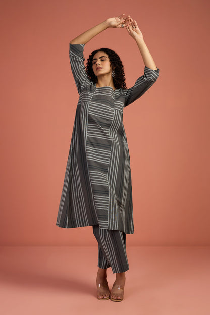 Maati Craft Co-Ord Set Earthbound Panelled Kurta & Pants