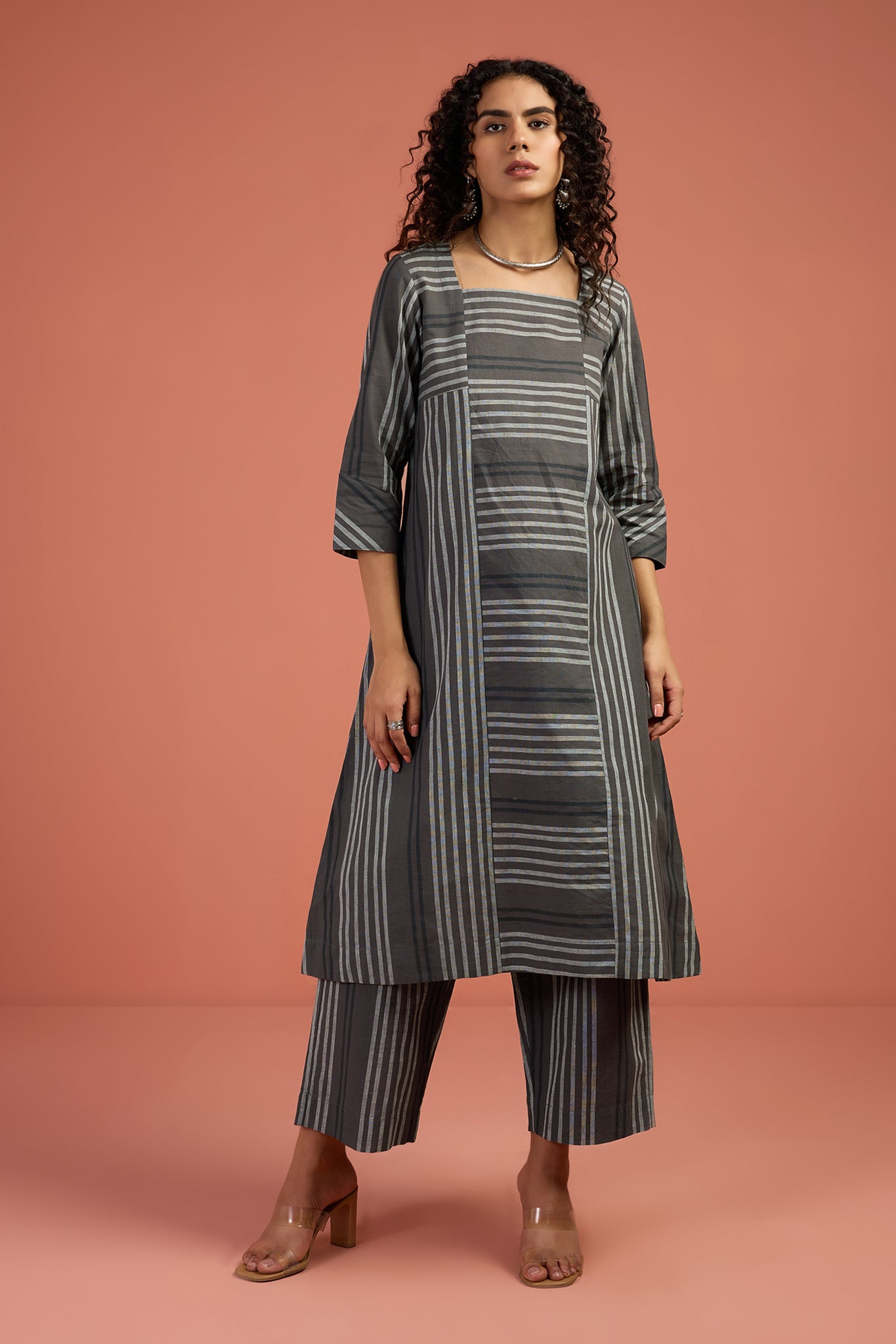 Maati Craft Co-Ord Set Earthbound Panelled Kurta & Pants